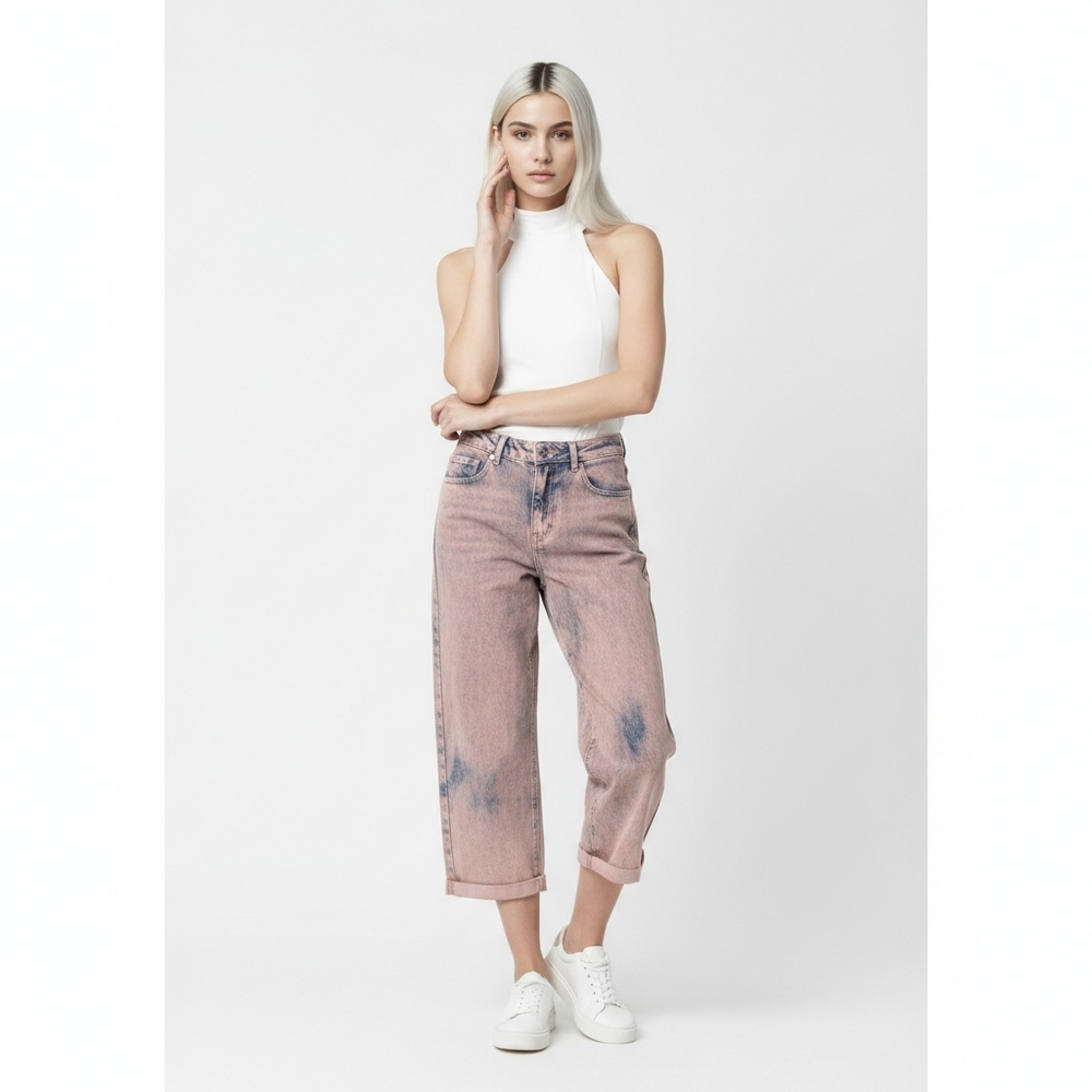 Stylish Pink Cropped Jeans